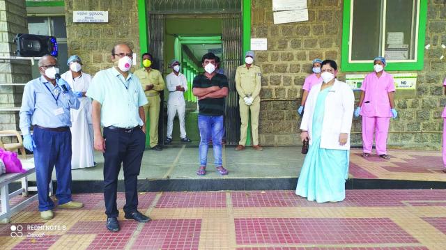 ಕೊರೊನಾ ಸೋಂಕಿತ ವ್ಯಕ್ತಿ ಡಿಸ್ಚಾರ್ಜ್