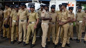  ಬೆಂಗಳೂರಿನಲ್ಲಿ 16 ಸಾವಿರa ಪೊಲೀಸ್ ಸಿಬ್ಬಂದಿ ಮೂರು ಪಾಳಿಯಲ್ಲಿ ಕಾರ್ಯನಿರ್ವಹಣೆ: ಲಾಠಿ ಬೀಸುವುದನ್ನು ನಿಲ್ಲಿಸಿದ ಪೊಲೀಸರು