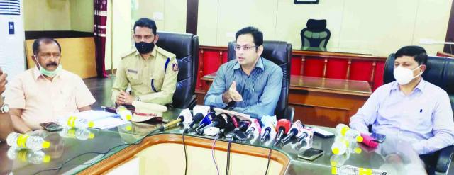 ಯಾವುದೇ ಭಯಬೇಡ, ಮುನ್ನೆಚ್ಚರಿಕೆ ಇರಲಿ ಚಿಕಿತ್ಸೆಗೆ ಎಲ್ಲ ಸಿದ್ಧತೆ: ಜಿಲ್ಲಾಧಿಕಾರಿ