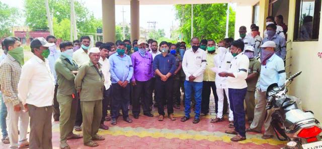 ತೈಲ ಬೆಲೆ ಏರಿಕೆ ಖಂಡಿಸಿ ಕಾಂಗ್ರೆಸ್ ಕಾರ್ಯಕರ್ತರ ಪ್ರತಿಭಟನೆ