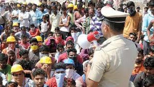 ಕೋಯ್ನಾದಿಂದ ಕೃಷ್ಣಾ ನದಿಗೆ ನೀರು ಹರಿಸಲು ಒತ್ತಾಯಿಸಿ ಪ್ರತಿಭಟನೆ