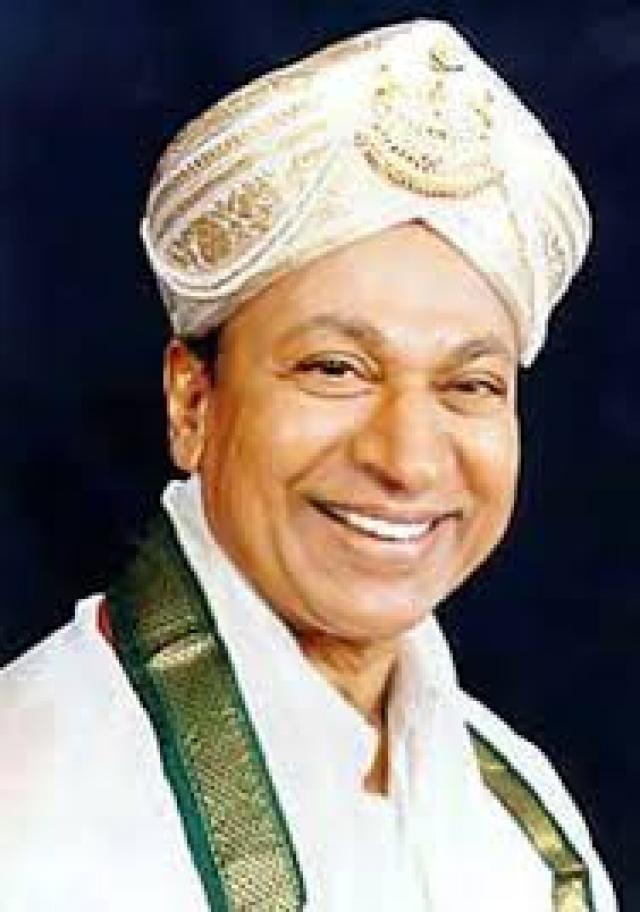  ಡಾ.ರಾಜ್ ಪುಣ್ಯಸ್ಮರಣೆ- ನಮನ ಸಲ್ಲಿಸಿದ ಯಡಿಯೂರಪ್ಪ