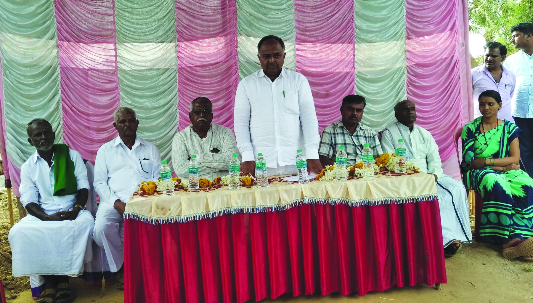 ರಸ್ತೆ ನಿರ್ಮಾಣ  ಕಾಮಗಾರಿಗಳಿಗೆ ಶಾಸಕ ಬಳ್ಳಾರಿ ಚಾಲನೆ