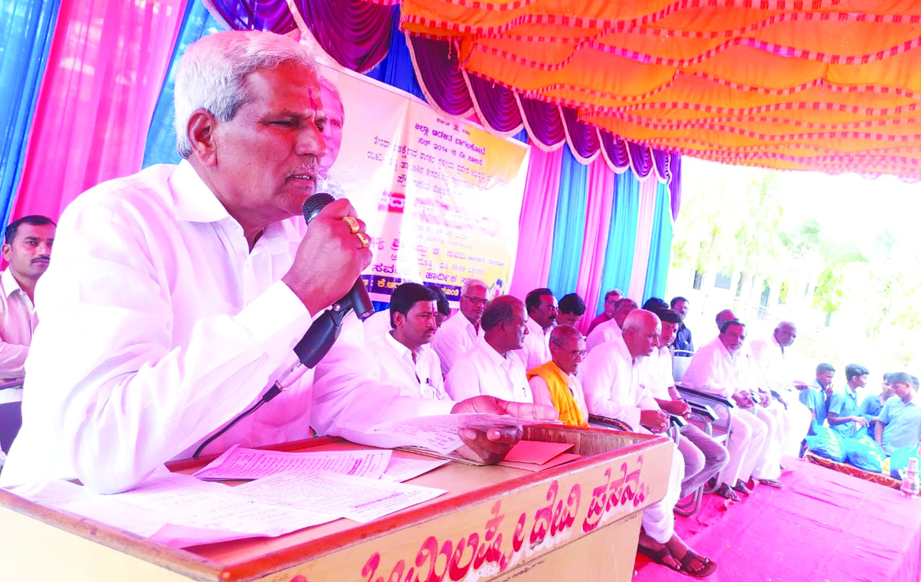 ತಿಮ್ಮಪ್ಪನ ಹುಂಡಿಗೆ ಹಾಕುವ ಕಾಣಿಕೆಯನ್ನು ಶಾಲೆಗಳಿಗೆ ನೀಡಿ: ಶಾಸಕ ಸವದಿ 