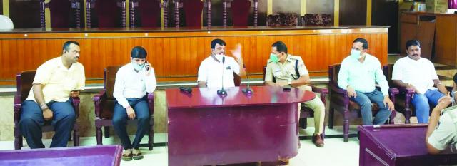 ವಿಶೇಷ ತರಗತಿಗಳ ಜೊತೆಗೆ ಸರಳ ಕಲಿಕೆಗೆ ಪ್ರಾಮುಖ್ಯತೆ ನೀಡಿ: ಸಿಇಓ  