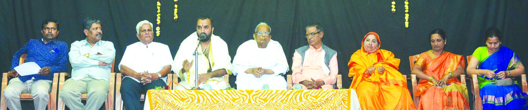 ದಾಸರ ವಚನ ಕೀರ್ತನೆಗಳು ಸದಚಾರಿಗಳನ್ನಾಗಿಸುವಲ್ಲಿ ಸಫಲ