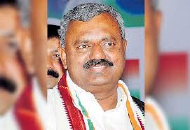 ಸಹಕಾರ ಸಚಿವ ಎಸ್‌.ಟಿ.ಸೋಮಶೇಖರ್ ದಾವಣಗೆರೆ ಎಪಿಎಂಸಿಗೆ ಭೇಟಿ; ರೈತರ ಸಮಸ್ಯೆ ಆಲಿಕೆ