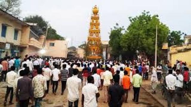   ಕೊರೊನಾ ಬಂದ ತಾಲೂಕಿನಲ್ಲೇ ರಥೋತ್ಸವ ಎಳೆದ ಜನ