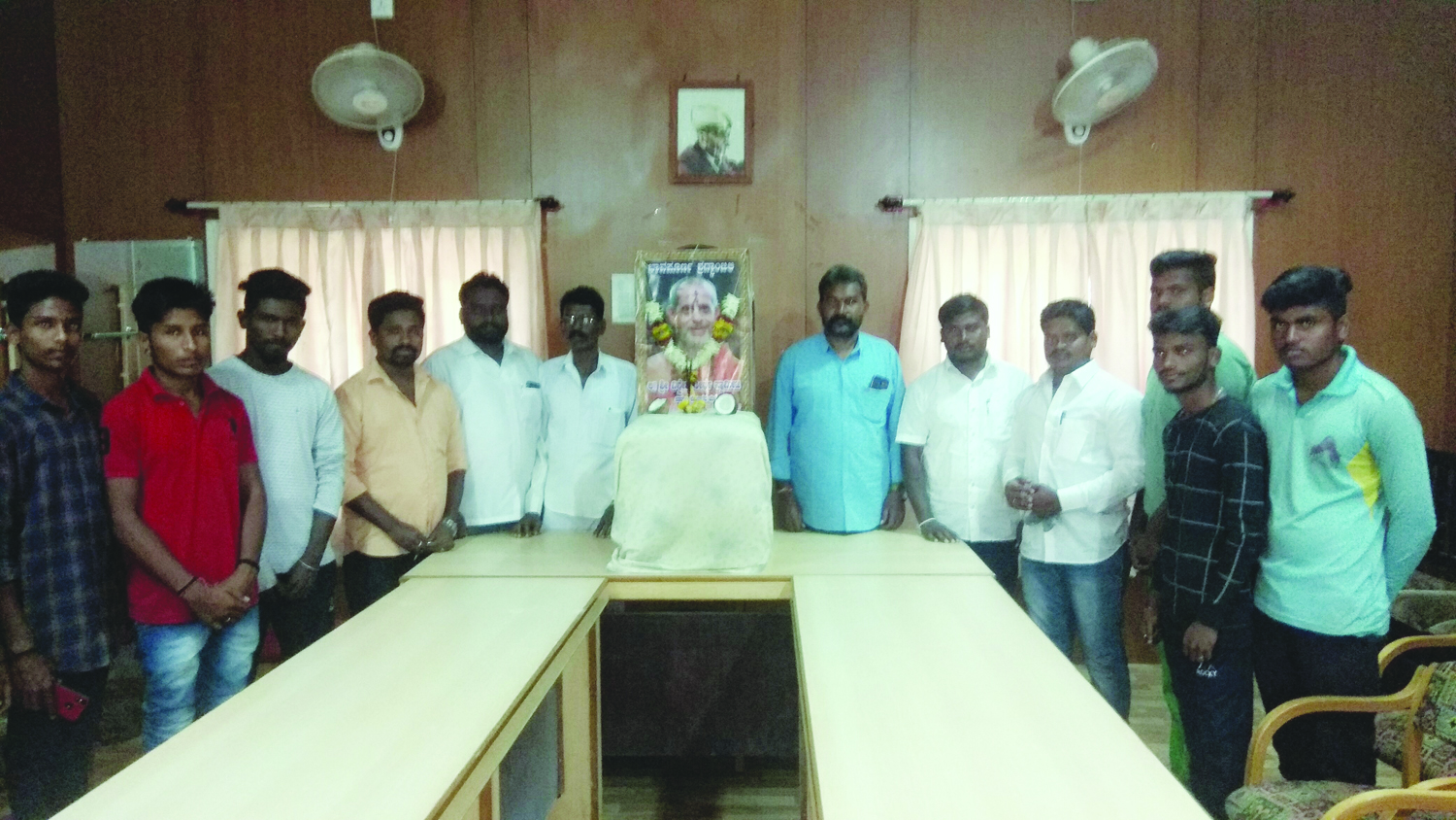 ಹರಪನಹಳ್ಳಿ: ವಿಶ್ವೇಶ ತೀರ್ಥ ಶ್ರೀಗಳಿಗೆ ಶ್ರದ್ಧಾಂಜಲಿ