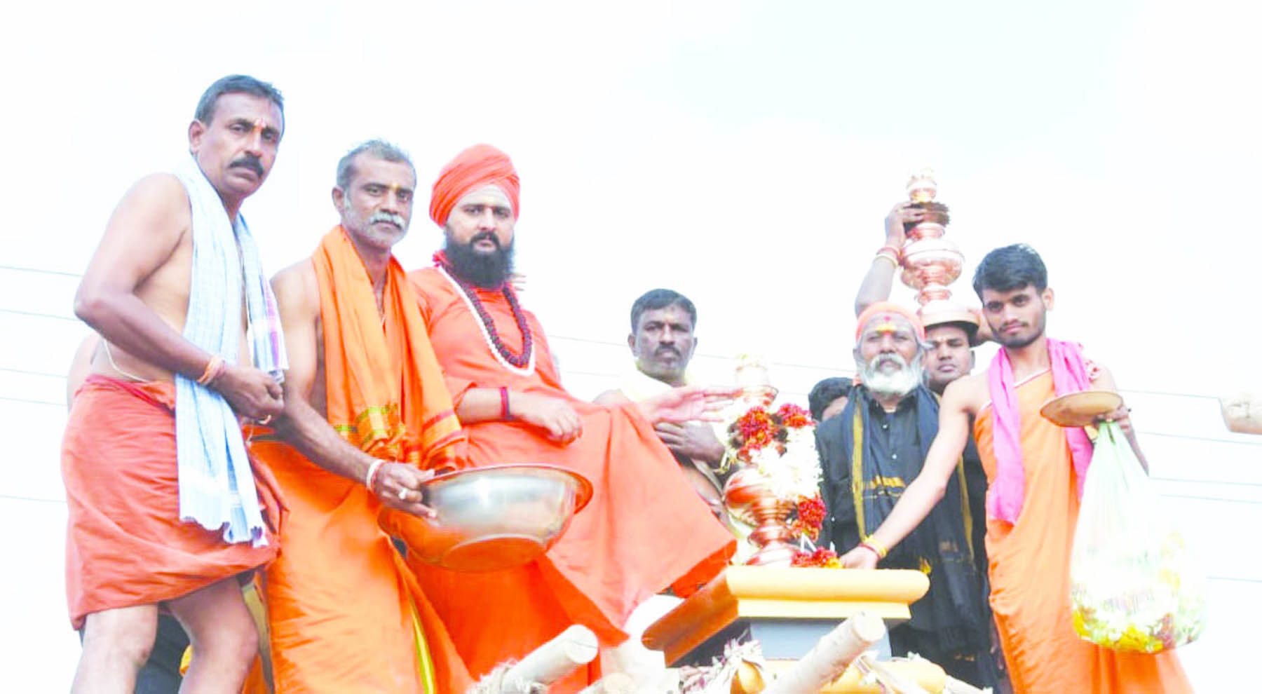 ಆಡೂರ,ಅಕ್ಕಿಆಲೂರ: ವಿವಿಧ ಅಂಗಡಿಗಳ ಮೇಲೆ ದಾಳಿ