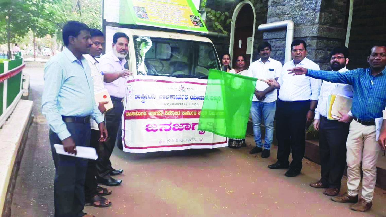 ಬಳ್ಳಾರಿ: ಆಟೋ ಪ್ರಚಾರ ರಥಕ್ಕೆ ಚಾಲನೆ