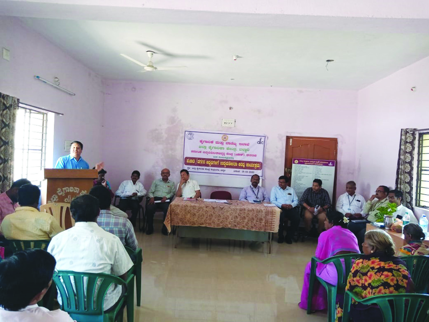 ಬಳ್ಳಾರಿ: ನಿರುದ್ಯೋಗಿಗಳಿಗೆ ಉದ್ಯೋಗ ನೀಡಿ ಸೋಮಶೇಖರ್ ಕರ