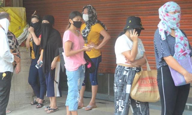  ಮಹಿಳೆಯರ ಮದ್ಯ ಖರೀದಿ ವಿವಾದ: ಟಿವಿ ವಾಹಿನಿಗಳ ವಿರುದ್ಧ ಕ್ರಮಕ್ಕೆ ಮುಂದಾದ ರಾಷ್ಟ್ರೀಯ ಮಹಿಳಾ ಆಯೋಗ  